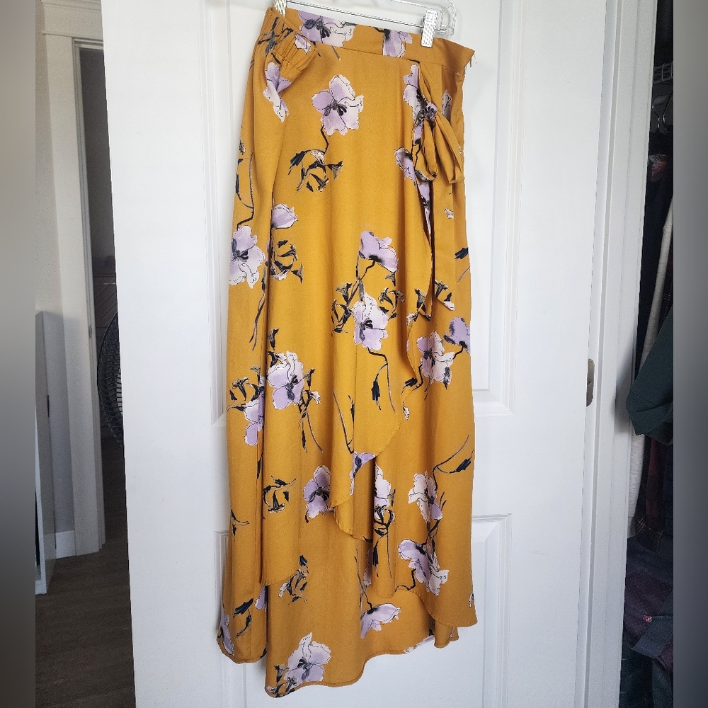 Le Lis Casual High Low Skir with Faux Tie Accent